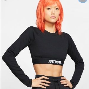 Nike sportswear ribbed long sleeve crop top